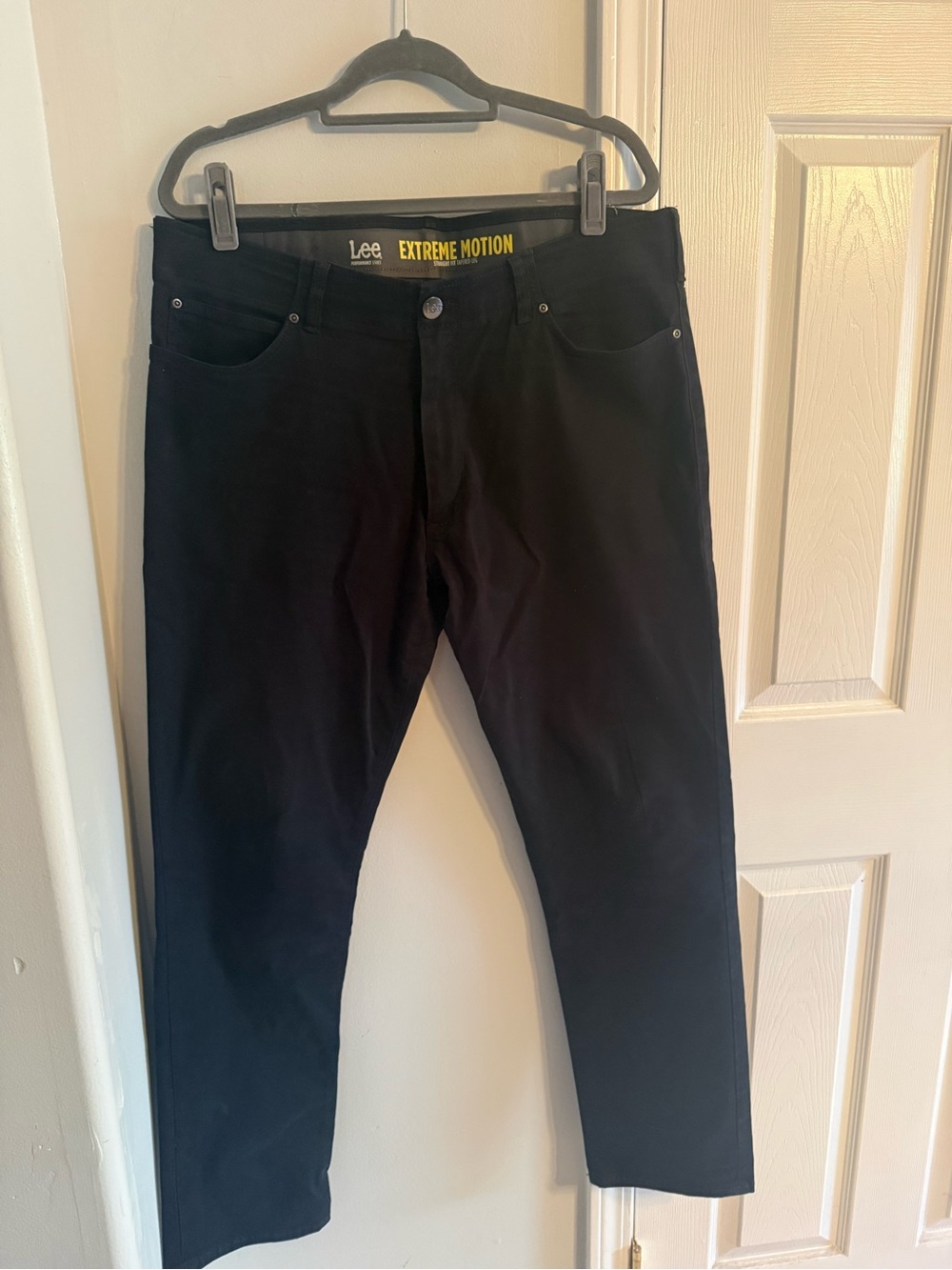 Lee Extreme Motion Straight Fit Tapered Leg Black Jeans Men’s 38x32